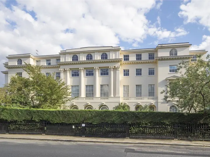 22 York Terrace East